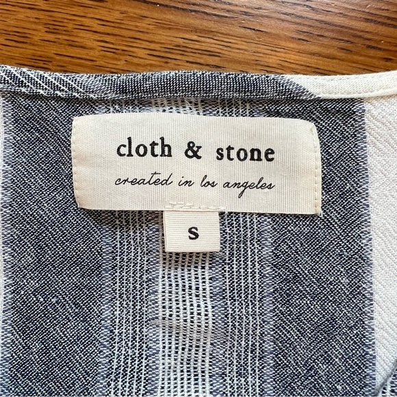 ⭐️ Cloth & Stone Front Tie Short Sleeve Tee SMALL - Picture 3 of 13